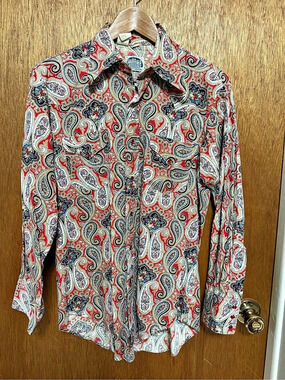 Miller Paisley Western Shirt in Red & Blue Size 151⁄2-33 Like New
